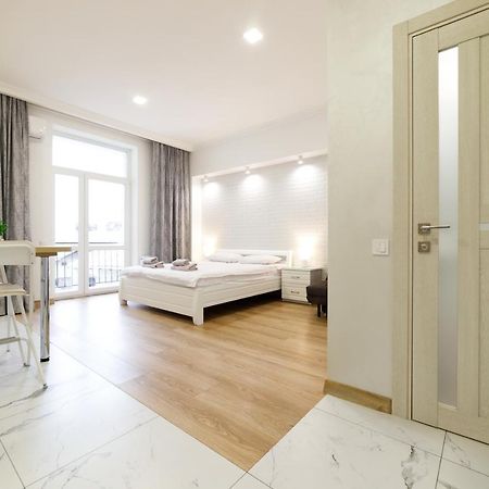 Lux Apartments Λβιβ Εξωτερικό φωτογραφία