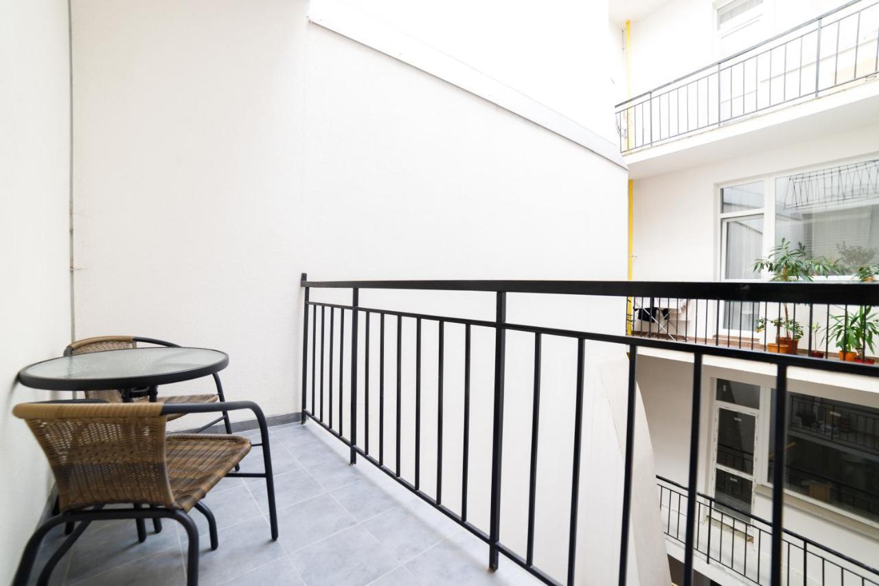 Lux Apartments Λβιβ Εξωτερικό φωτογραφία