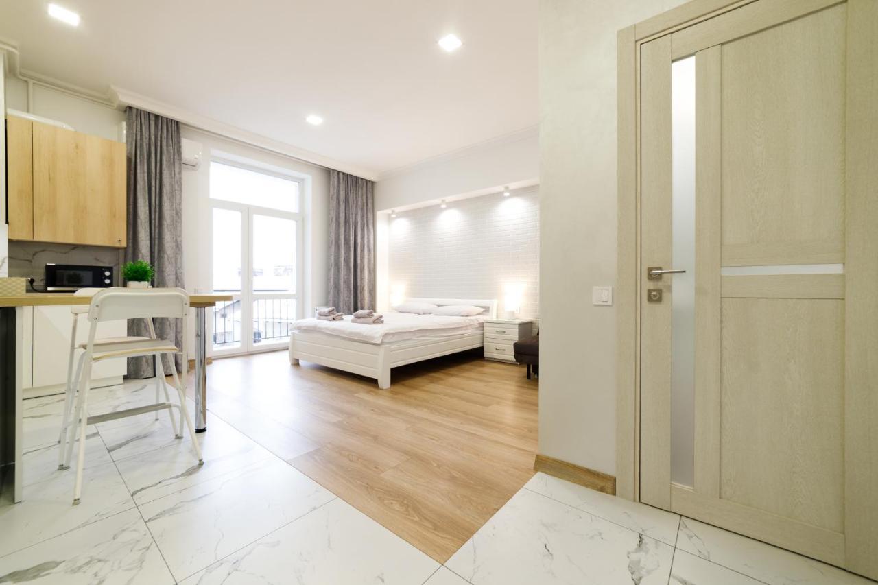 Lux Apartments Λβιβ Εξωτερικό φωτογραφία
