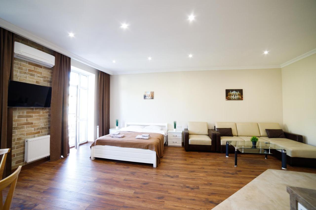 Lux Apartments Λβιβ Εξωτερικό φωτογραφία