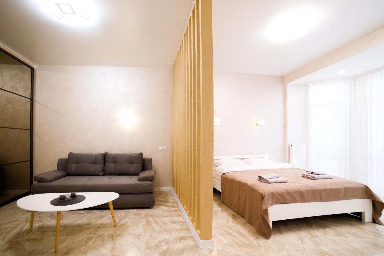Lux Apartments Λβιβ Εξωτερικό φωτογραφία