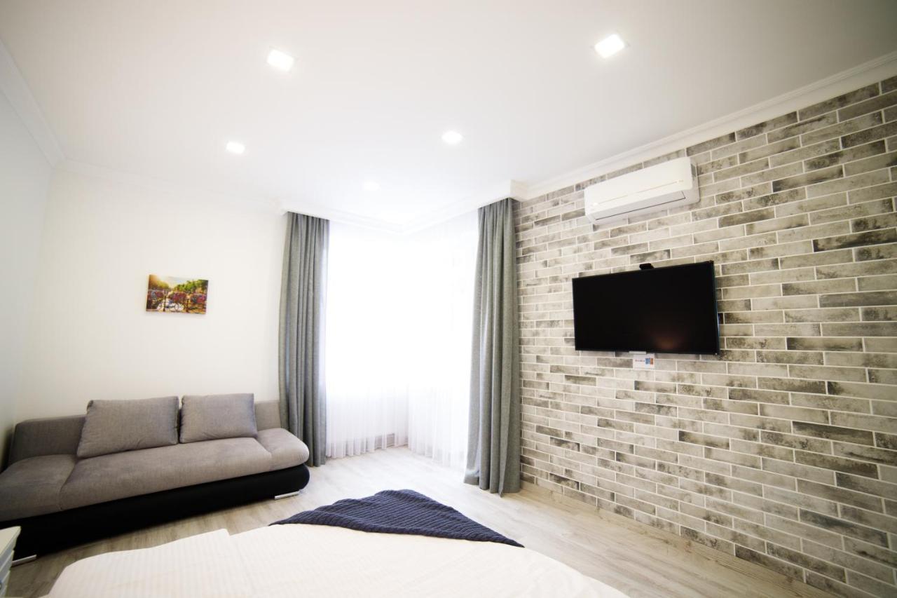Lux Apartments Λβιβ Εξωτερικό φωτογραφία